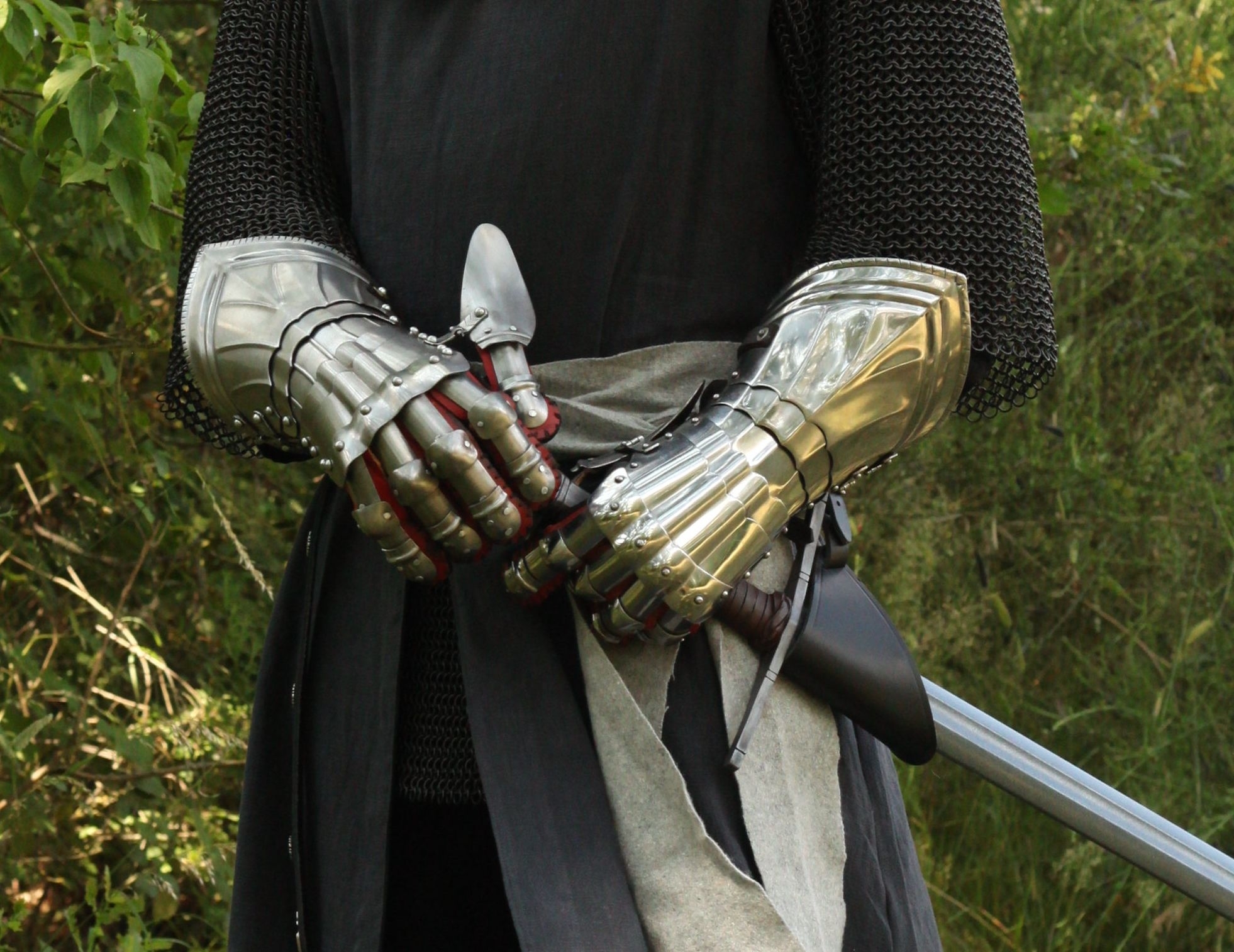 Medieval Fantasy Knightly Gauntlets 1,3mm order online with larp