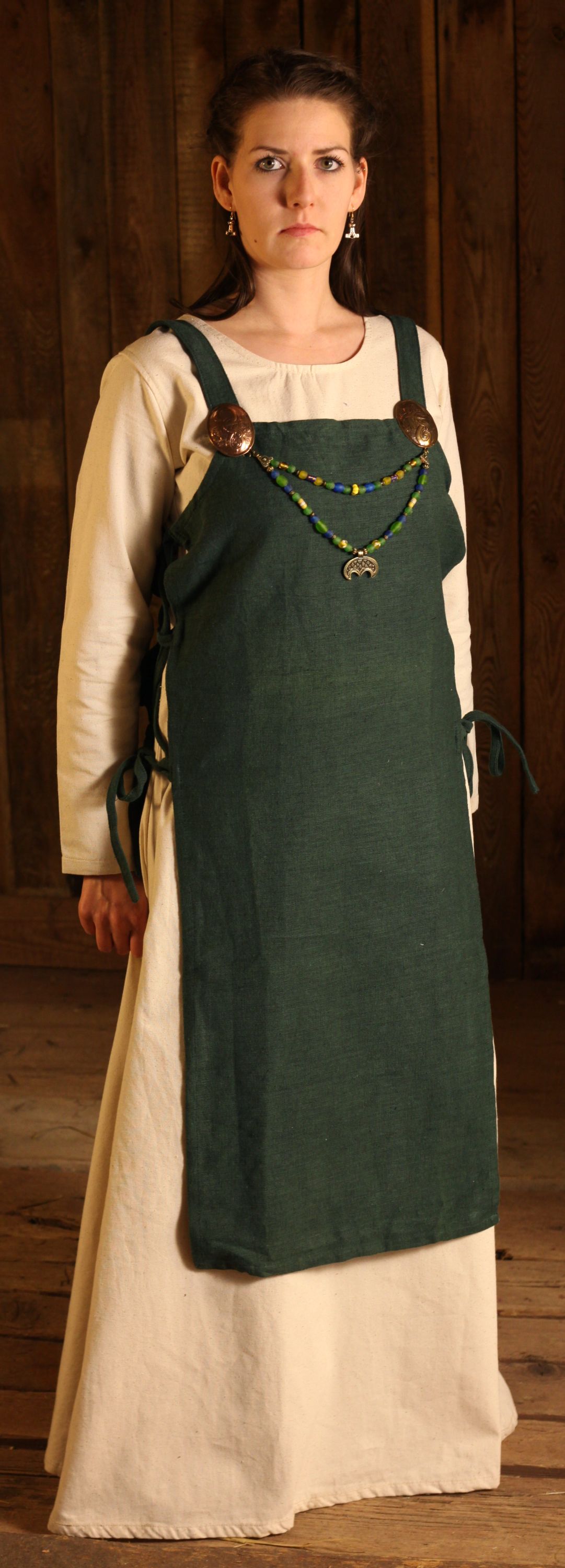 Medieval Green Surcot Gyda order online with larp-fashion.co.uk