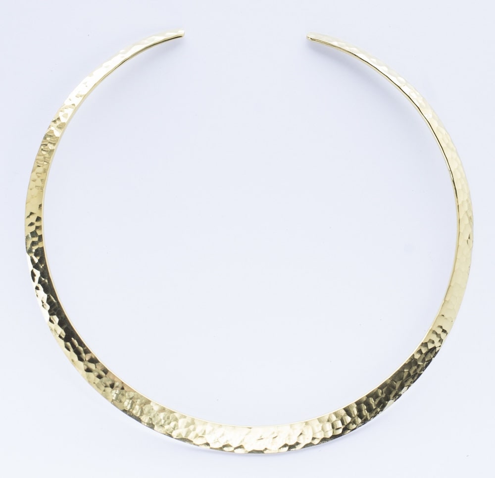 Torques und weitere Artikel wie Fibeln findest Du in unserem Online Shop