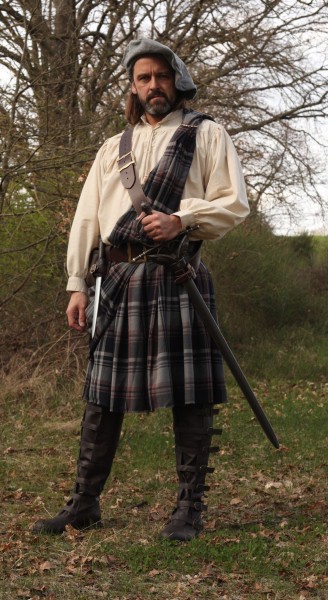 Look Highlander Dougal MacKenzie commander en ligne chez larp-fashion.fr