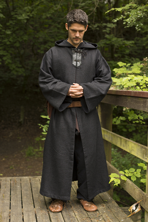 Robe Benedict Black
