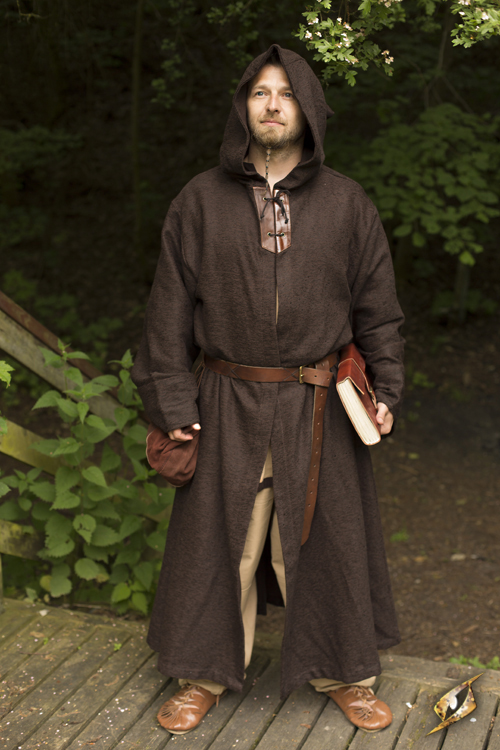 Robe Benedict Brown order online with larp-fashion.co.uk