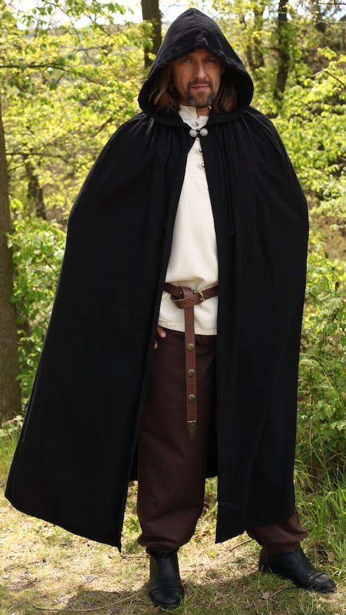 Medieval cloaks and capes for every occasion and every role