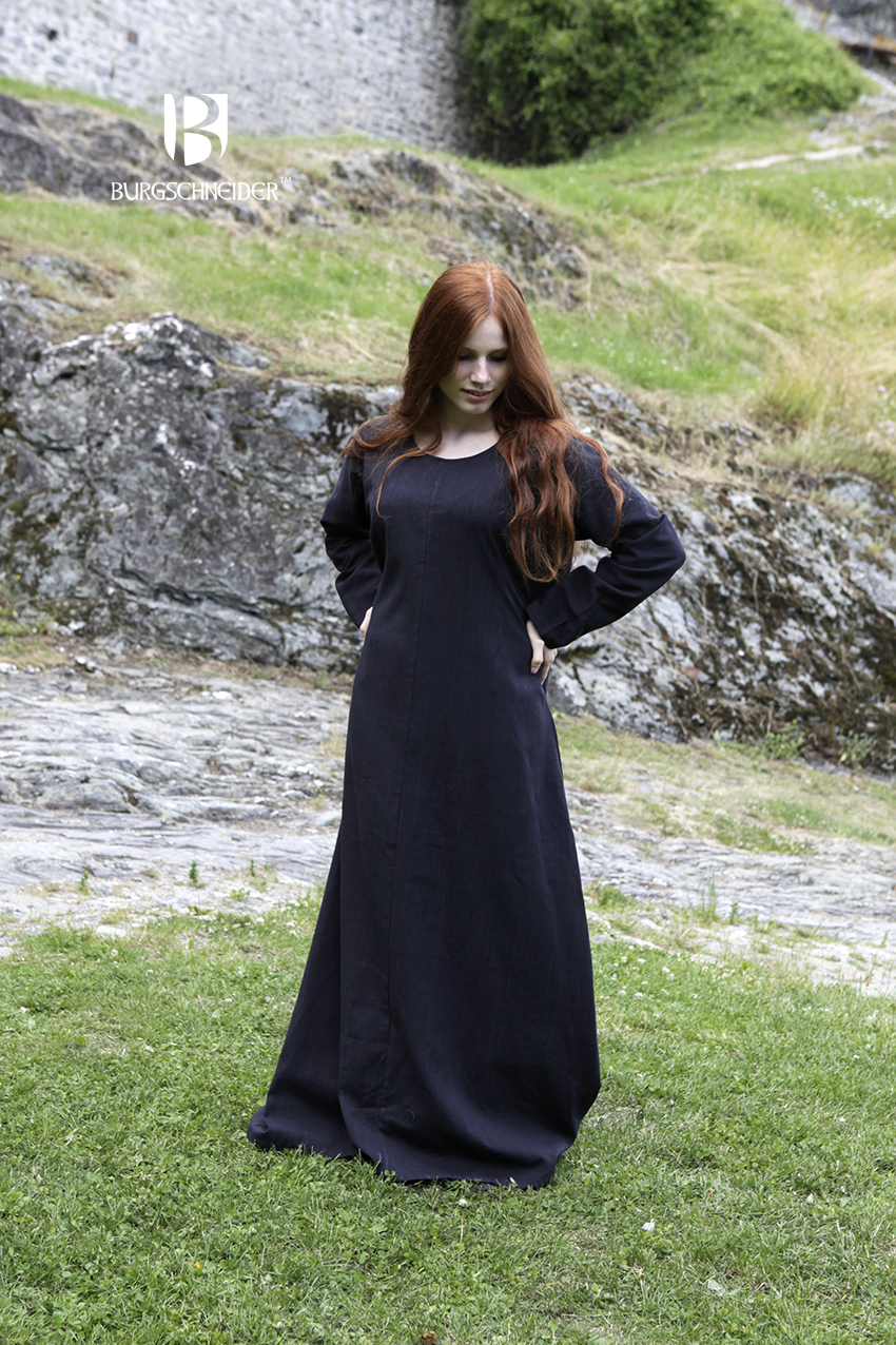 Long black medieval outlet dress