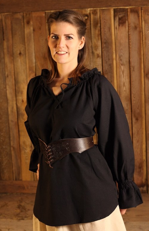 Achetez une blouse médiévale en noir, rouge, vert ou marron pour GN médiéval
