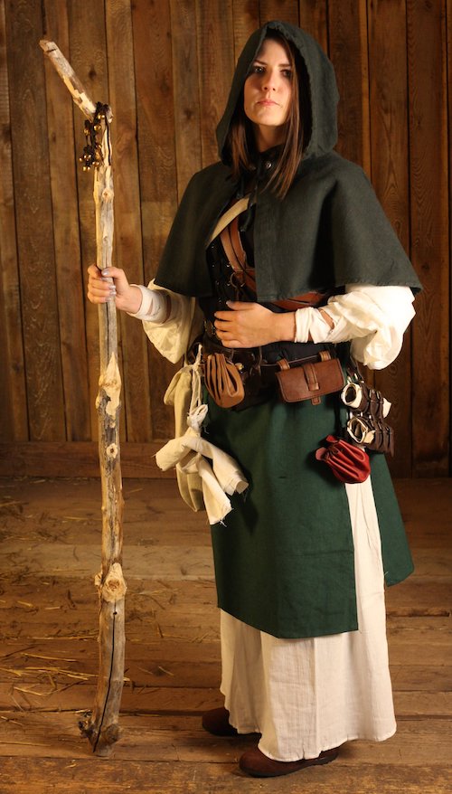 Robe médiévale pour femme avec ceinture - Le Guérisseur en vert et beige