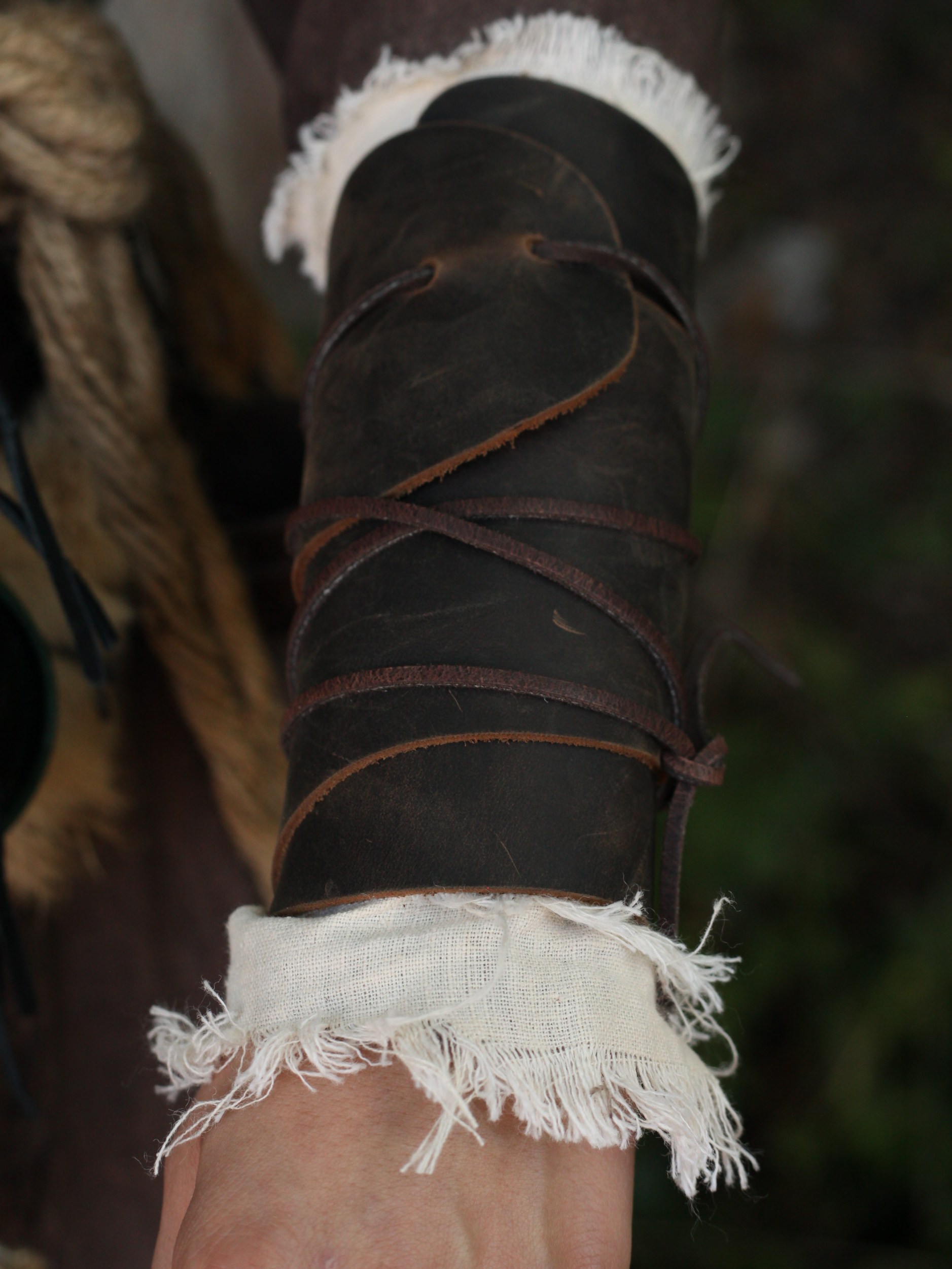 Leather Arm Wraps order online with larpfashion.it