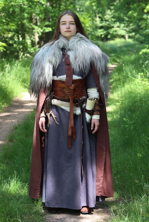 medieval female ranger clothing