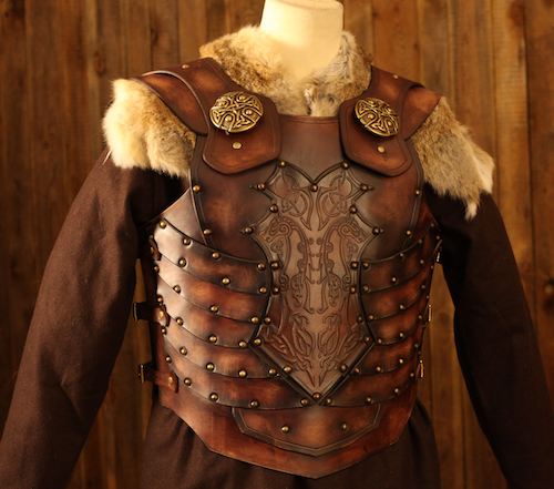 Une armure en cuir pour GN m&eacute;di&eacute;val ou fantastique
