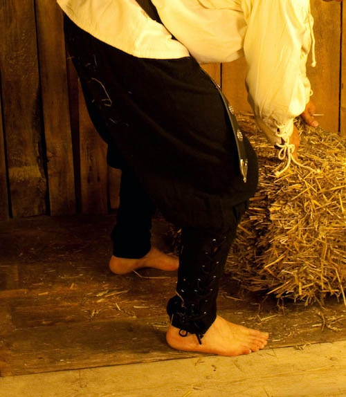 Best cotton for medieval trousers in black, brown or white in our shop