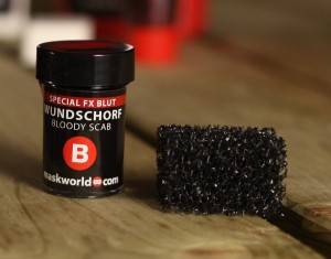 Wundschorf - Verkrustetes Wundschorf - Verkrustetes Blut Kunstblut