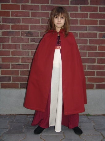 Dress for medieval girls