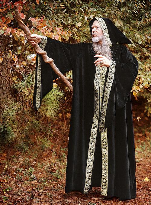 Bestelle einen Hexermantel f&uuml;r Dein n&auml;chstes LARP Event